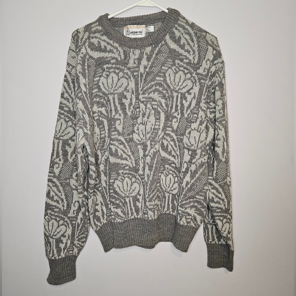 London Fog Gray and White Crewneck Sweater